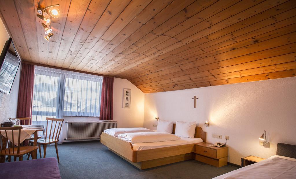 Gaestehaus-Pension Barbara Andelsbuch Rum bild