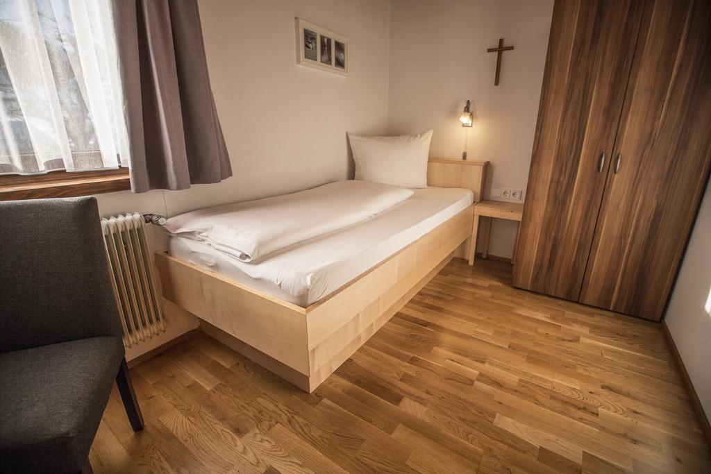 Gaestehaus-Pension Barbara Andelsbuch Rum bild